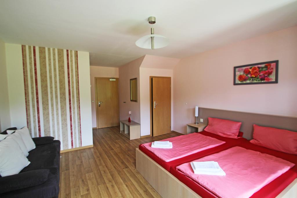 Doppelzimmer mit Terrasse - Erdgeschoss
